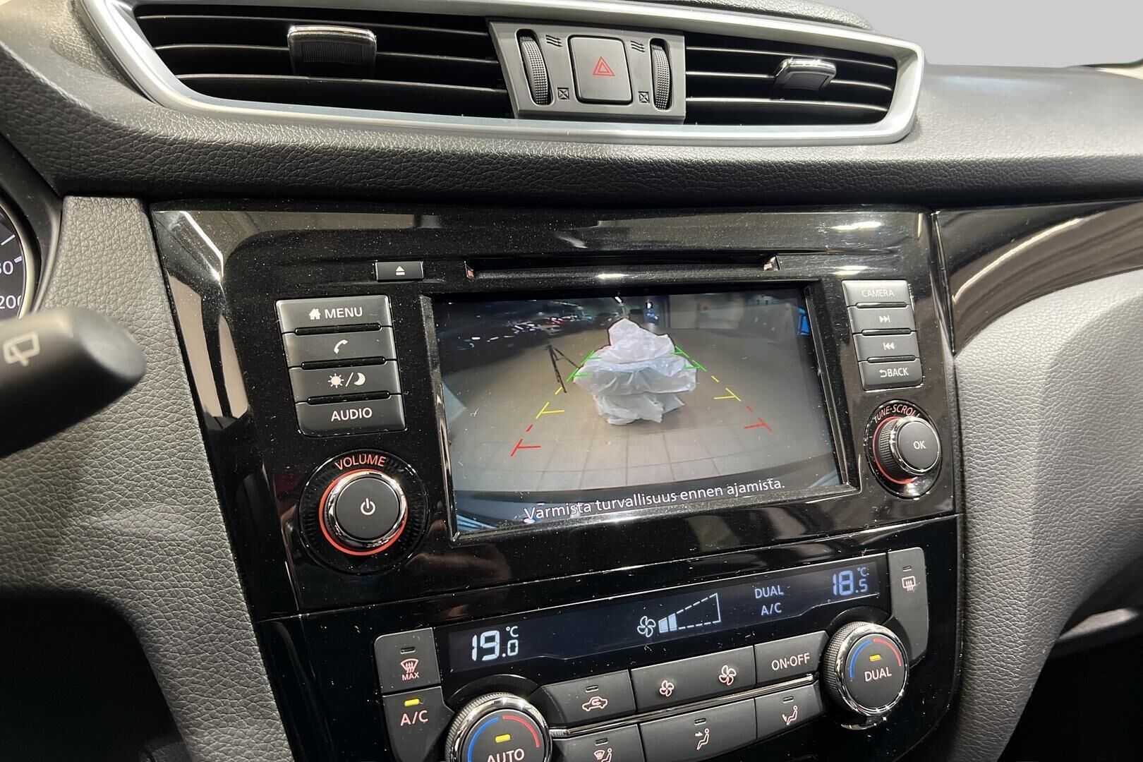 Nissan Qashqai iso kuva 15