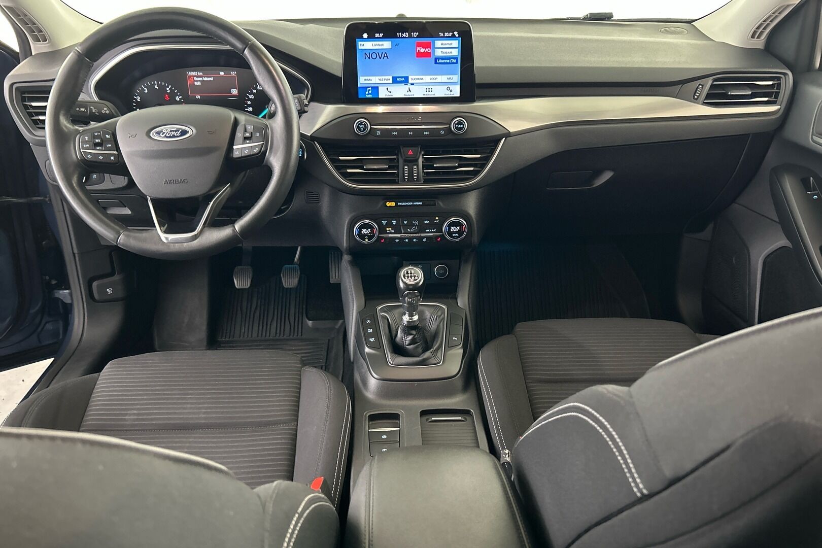 Ford Focus iso kuva 19
