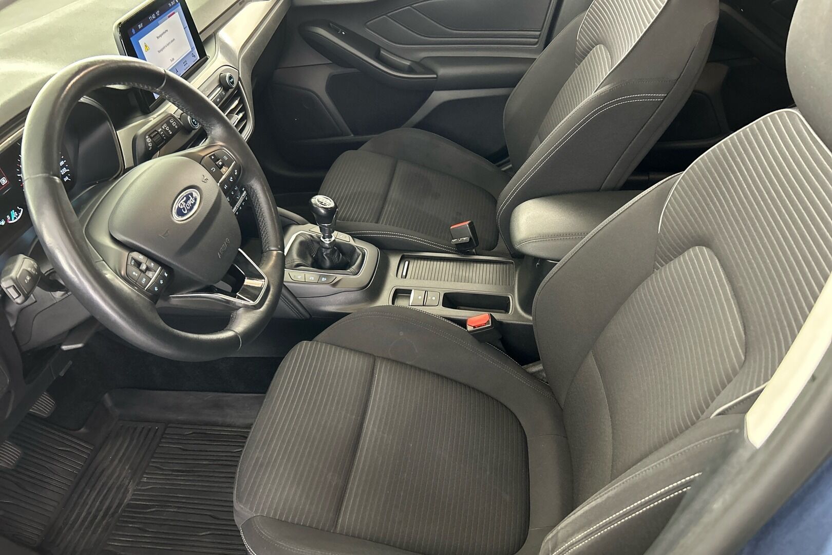 Ford Focus iso kuva 5