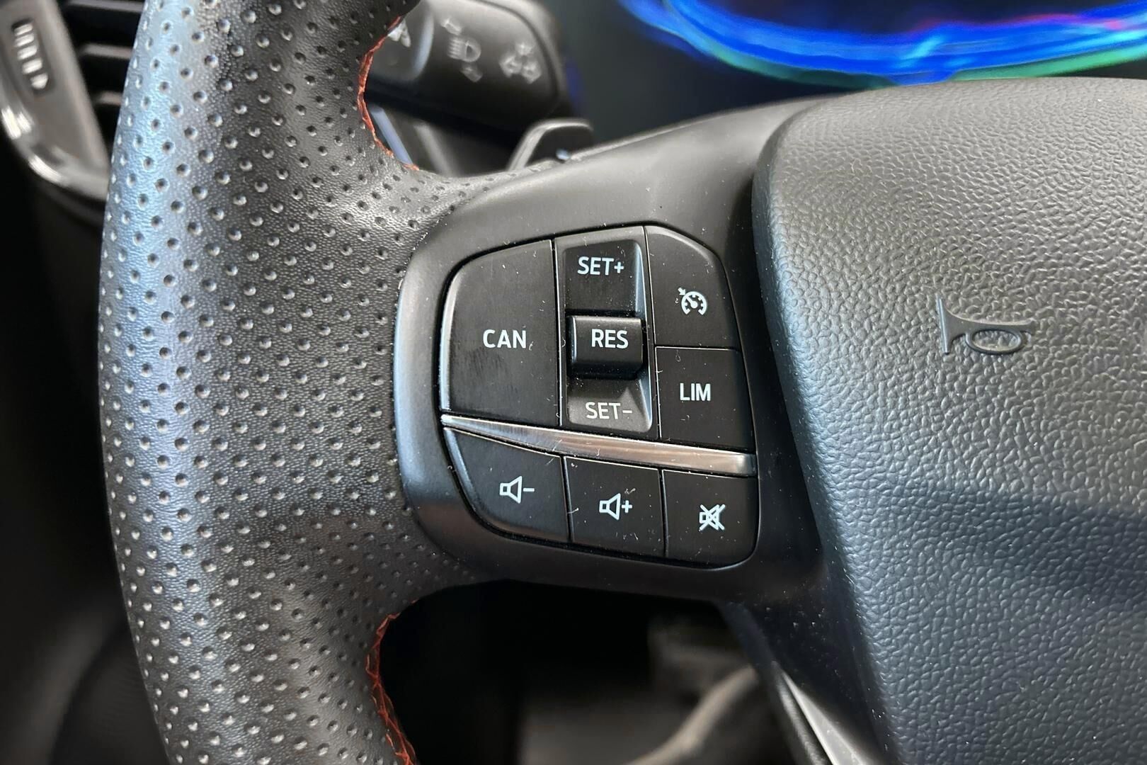 Ford Puma iso kuva 24