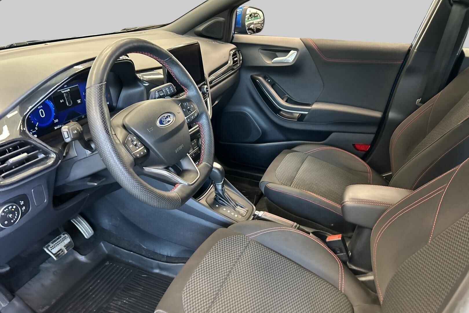 Ford Puma iso kuva 9