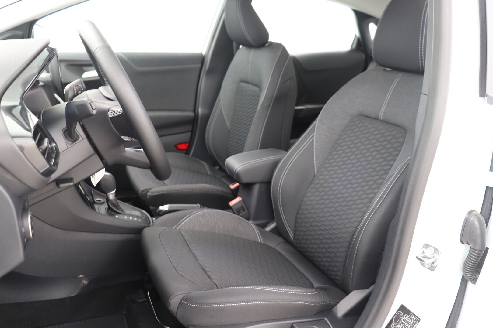 Ford Puma iso kuva 2