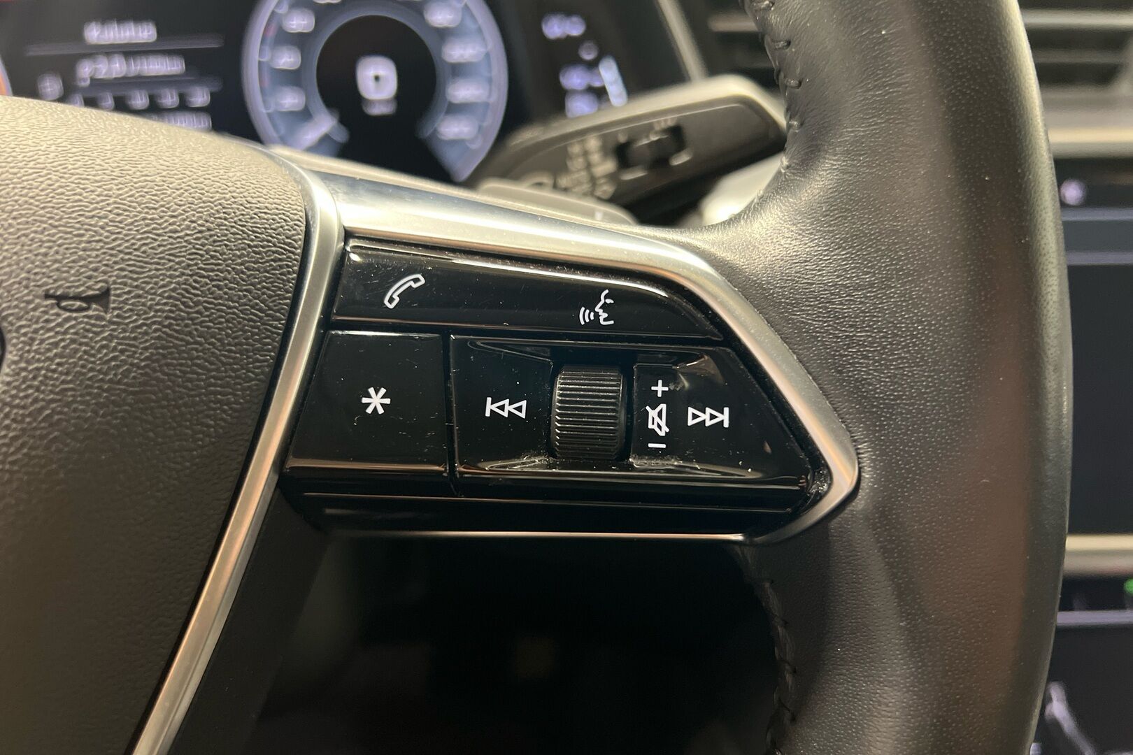 Audi A7 iso kuva 14