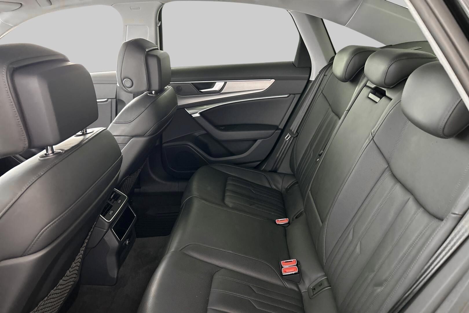 Audi A6 iso kuva 9