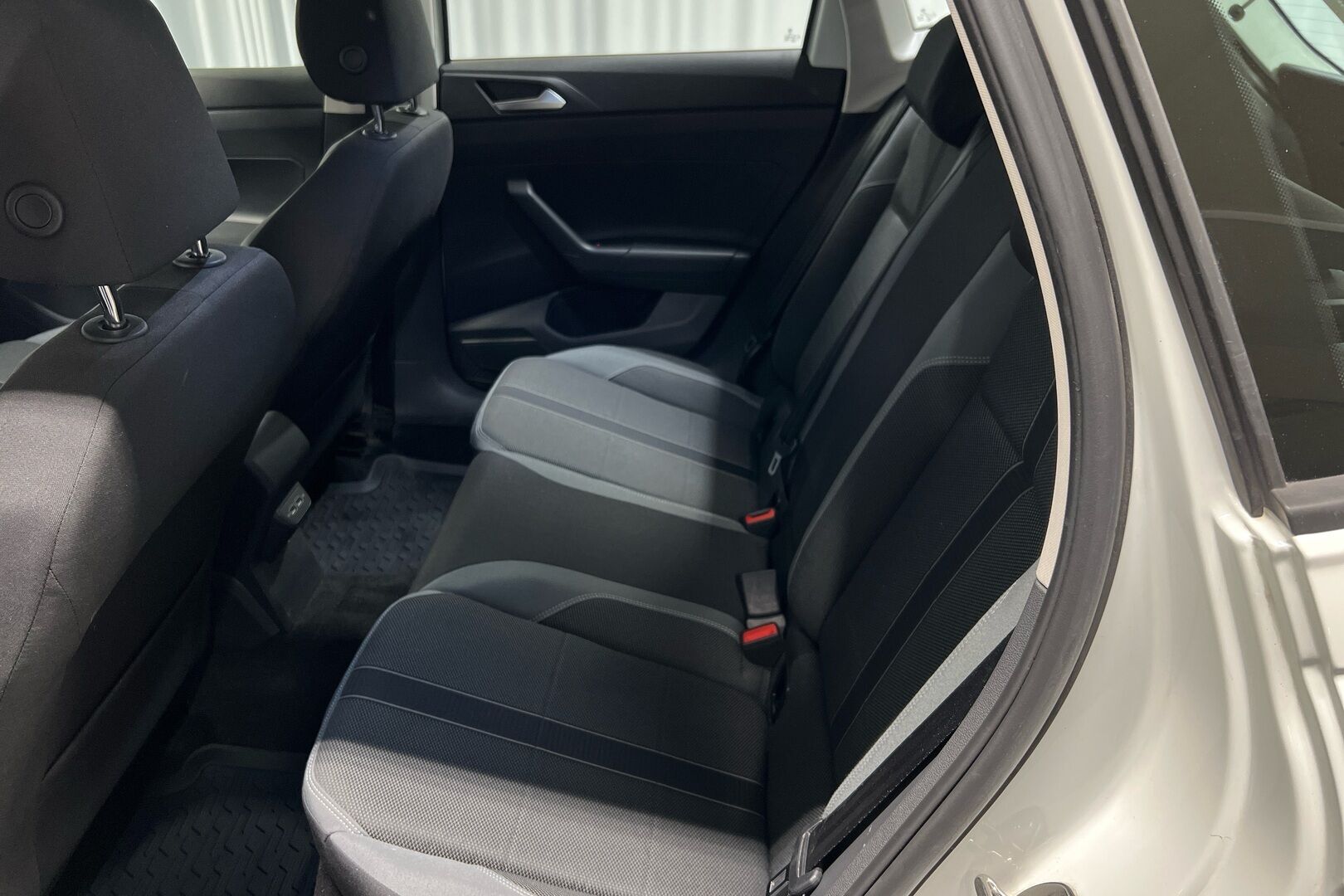 Volkswagen Polo iso kuva 13