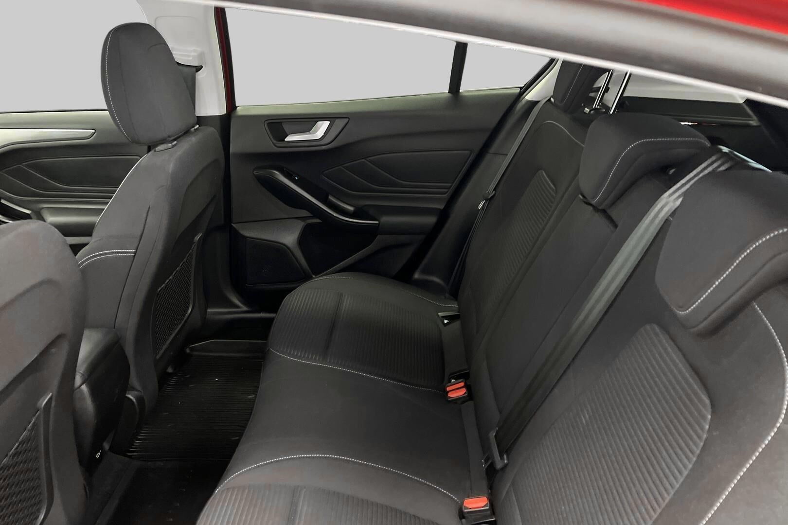 Ford Focus iso kuva 10