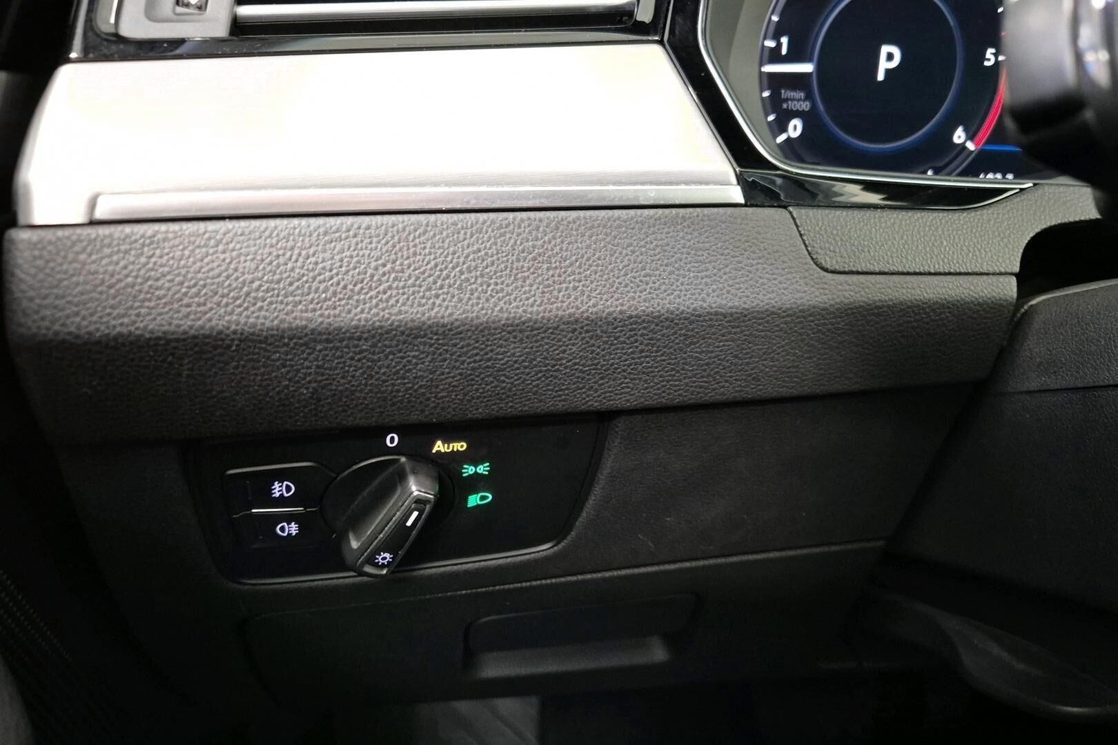 Volkswagen Passat iso kuva 18