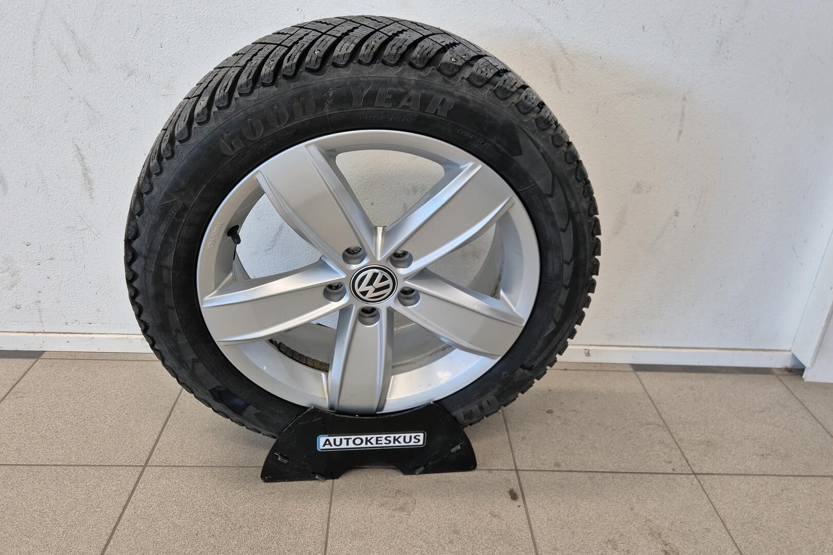 Volkswagen Passat iso kuva 19