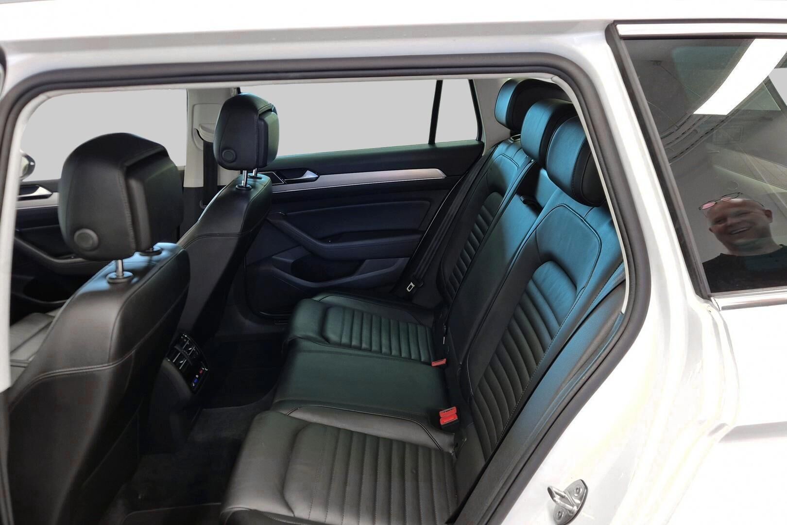 Volkswagen Passat iso kuva 8