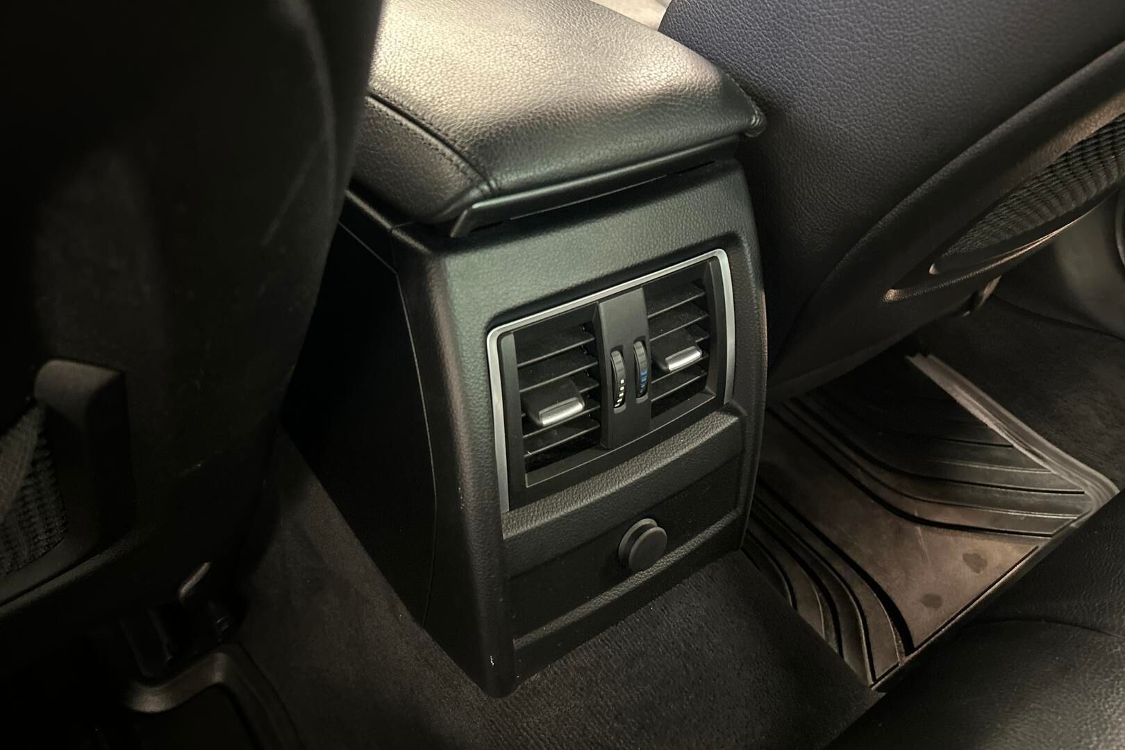 BMW 3-SARJA iso kuva 6