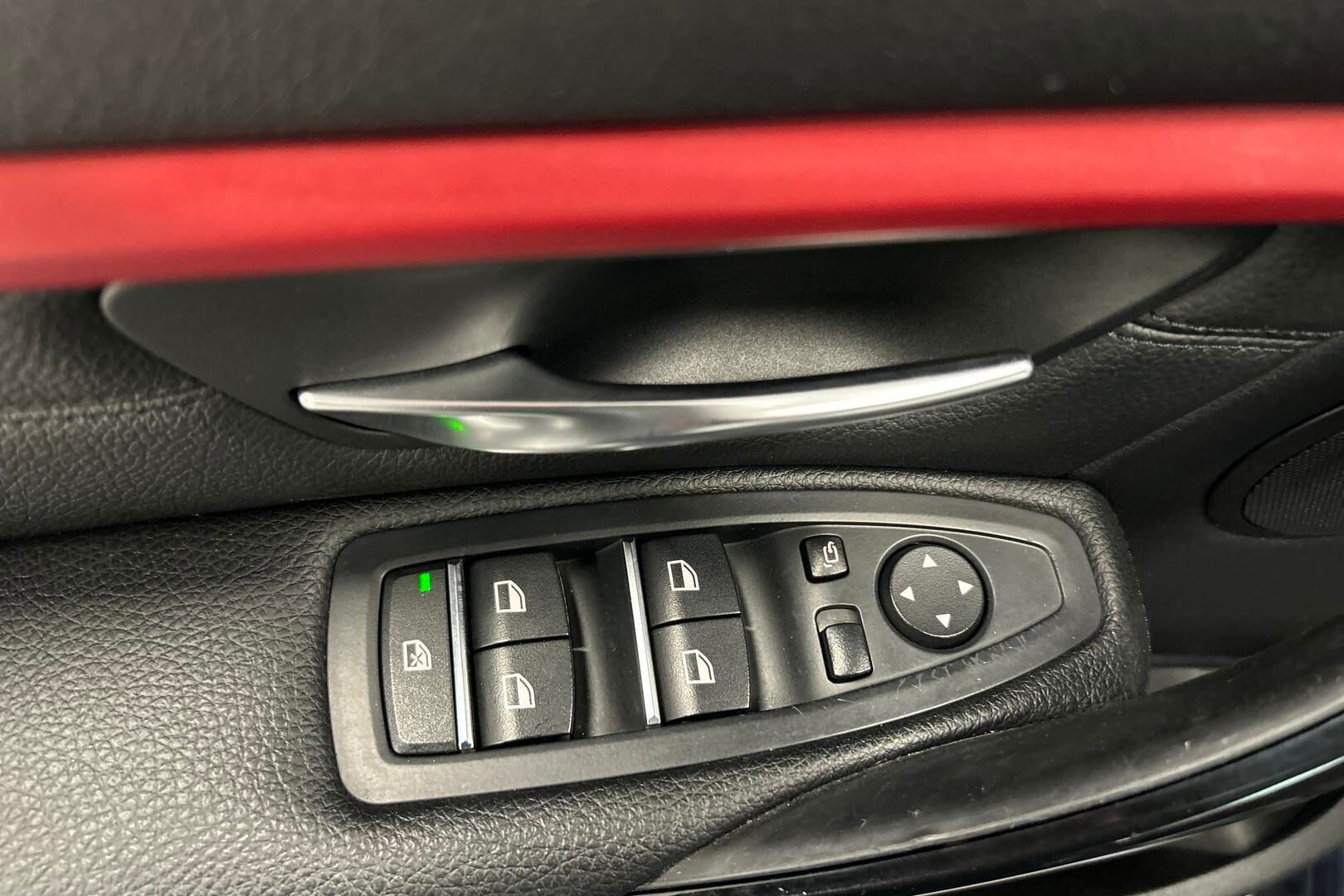 BMW 3-SARJA iso kuva 7