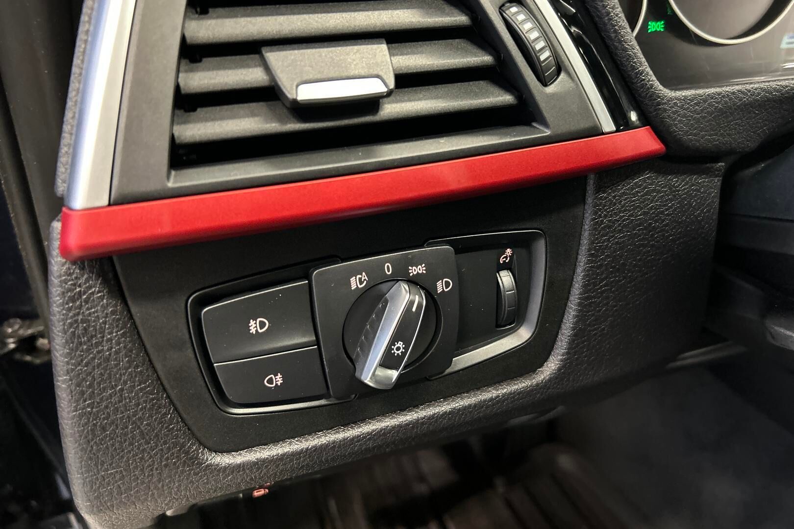 BMW 3-SARJA iso kuva 8