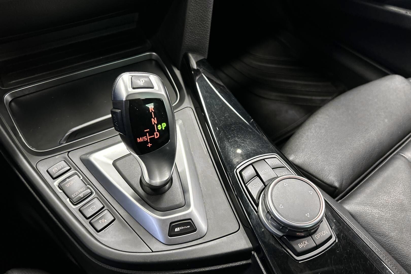 BMW 3-SARJA iso kuva 11