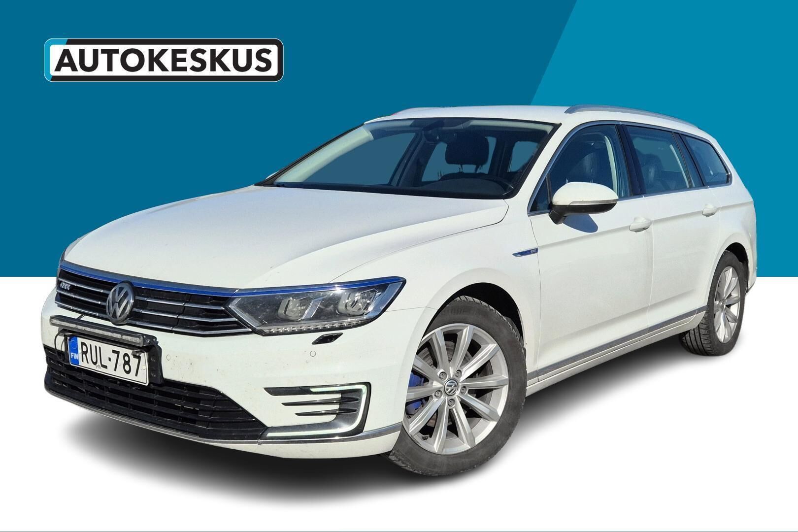 Volkswagen Passat iso kuva 0
