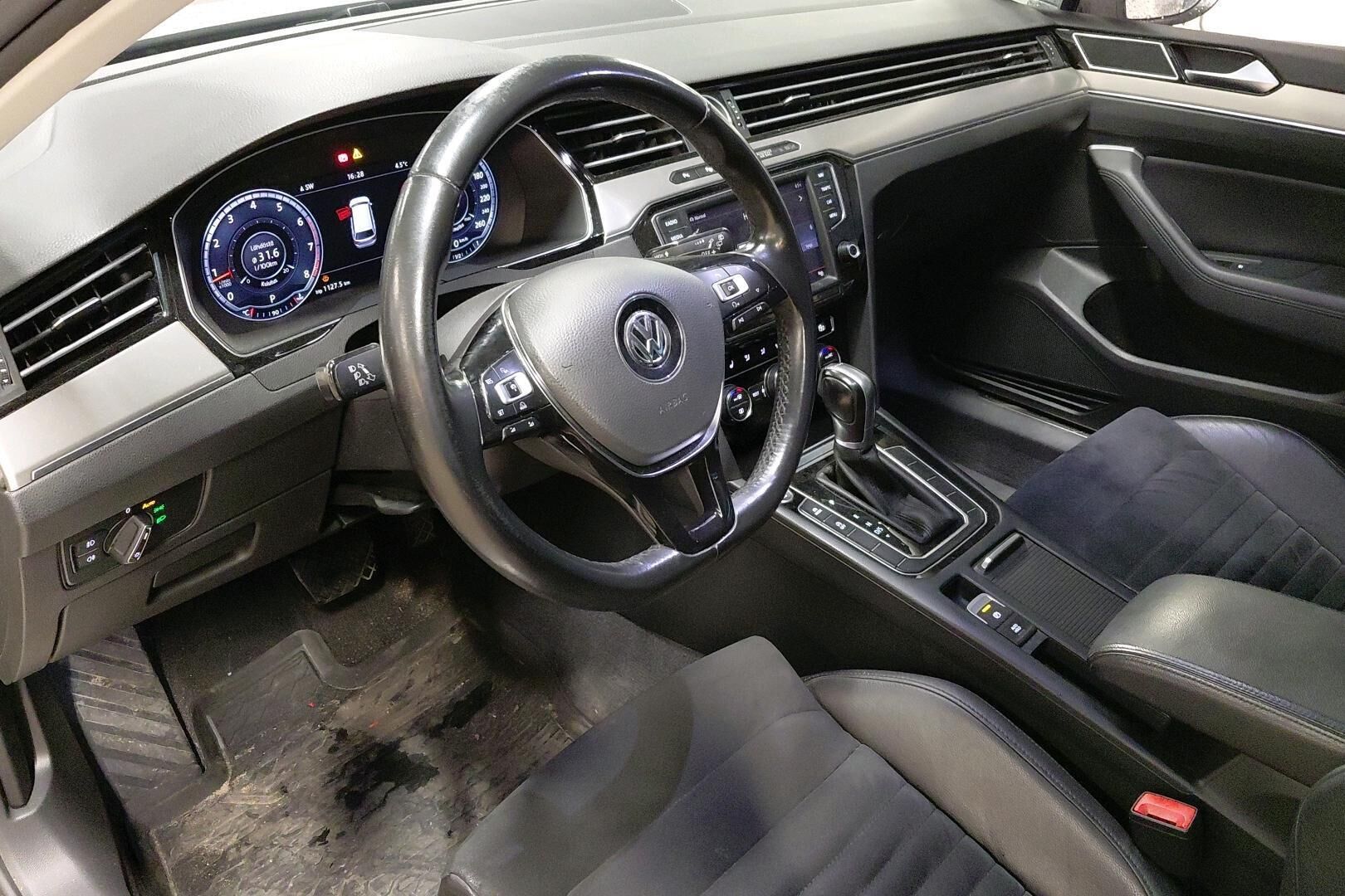 Volkswagen Passat iso kuva 5
