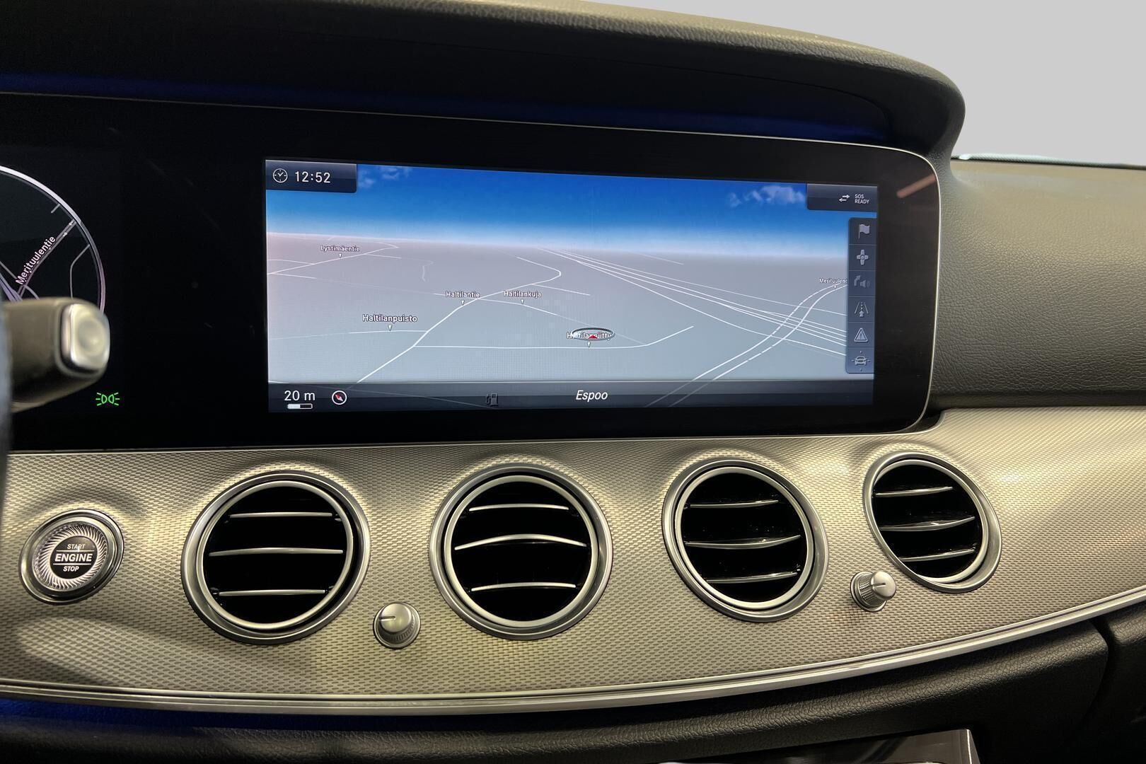 Mercedes-Benz E iso kuva 15