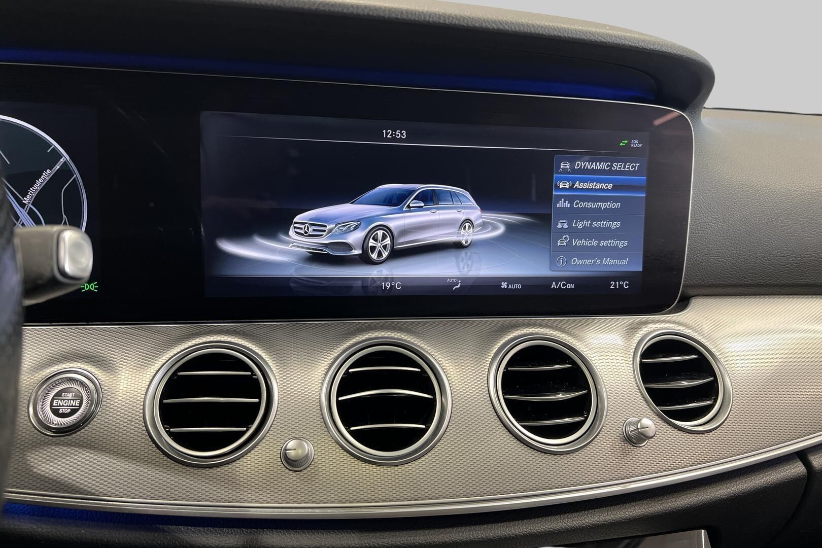 Mercedes-Benz E iso kuva 19
