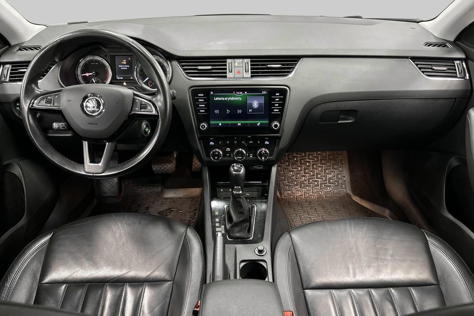 SKODA Octavia iso kuva 11