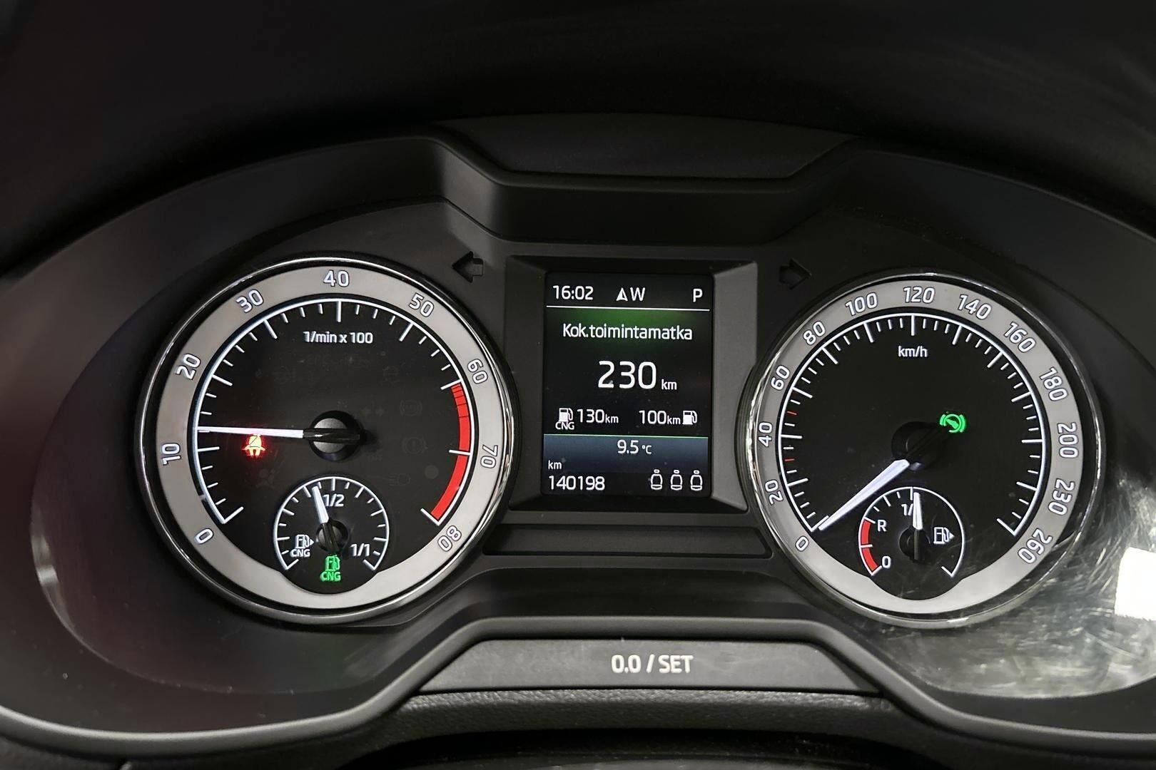 SKODA Octavia iso kuva 15