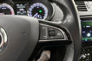 SKODA Octavia esikatselu 16