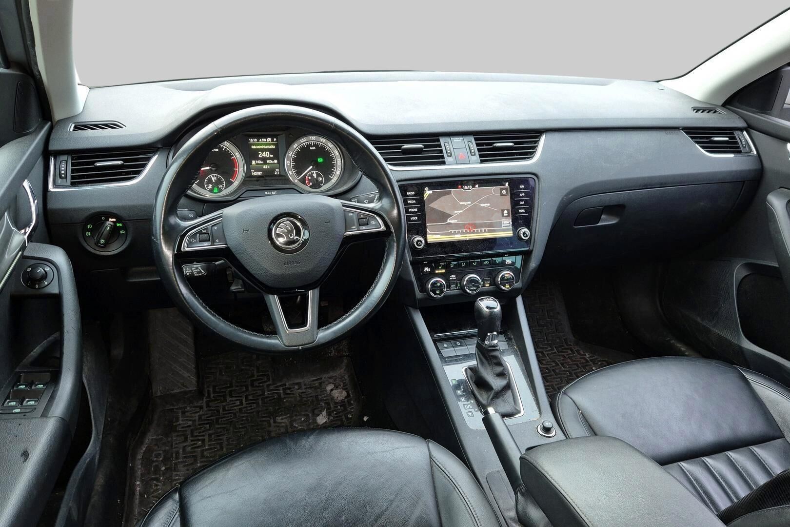 SKODA Octavia iso kuva 1