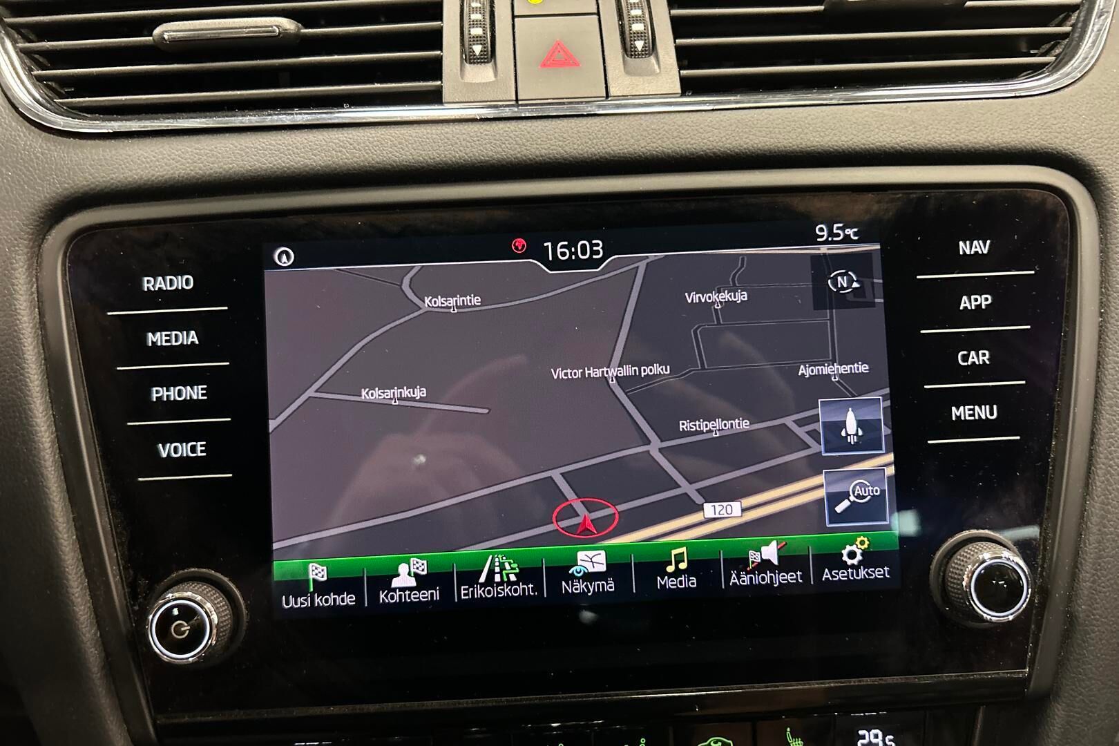 SKODA Octavia iso kuva 26