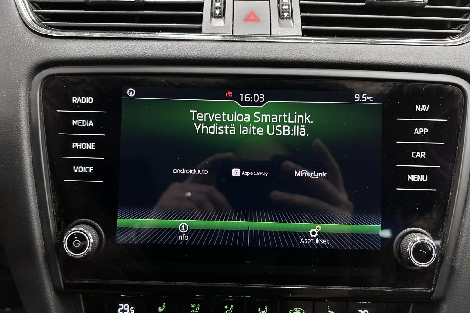 SKODA Octavia iso kuva 27