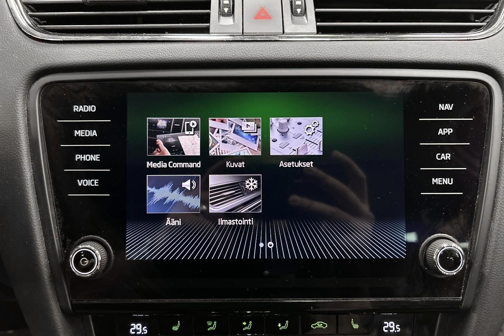 SKODA Octavia iso kuva 29