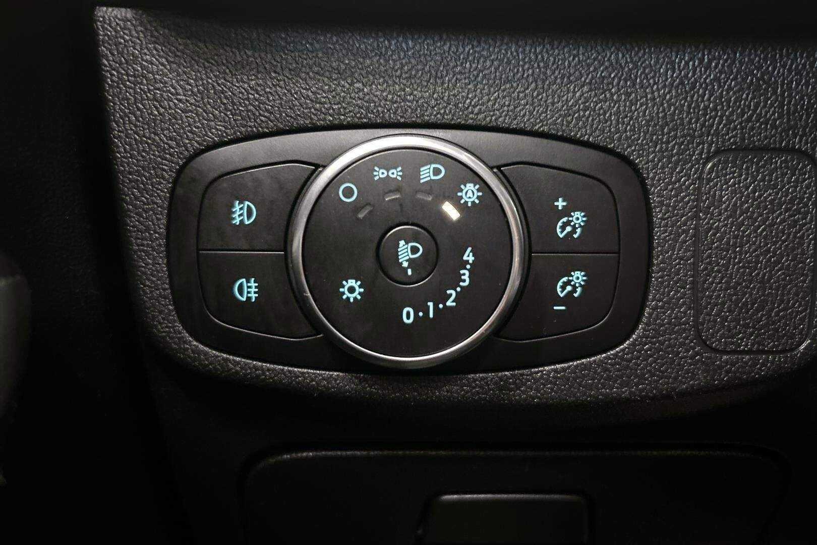 Ford Focus iso kuva 19