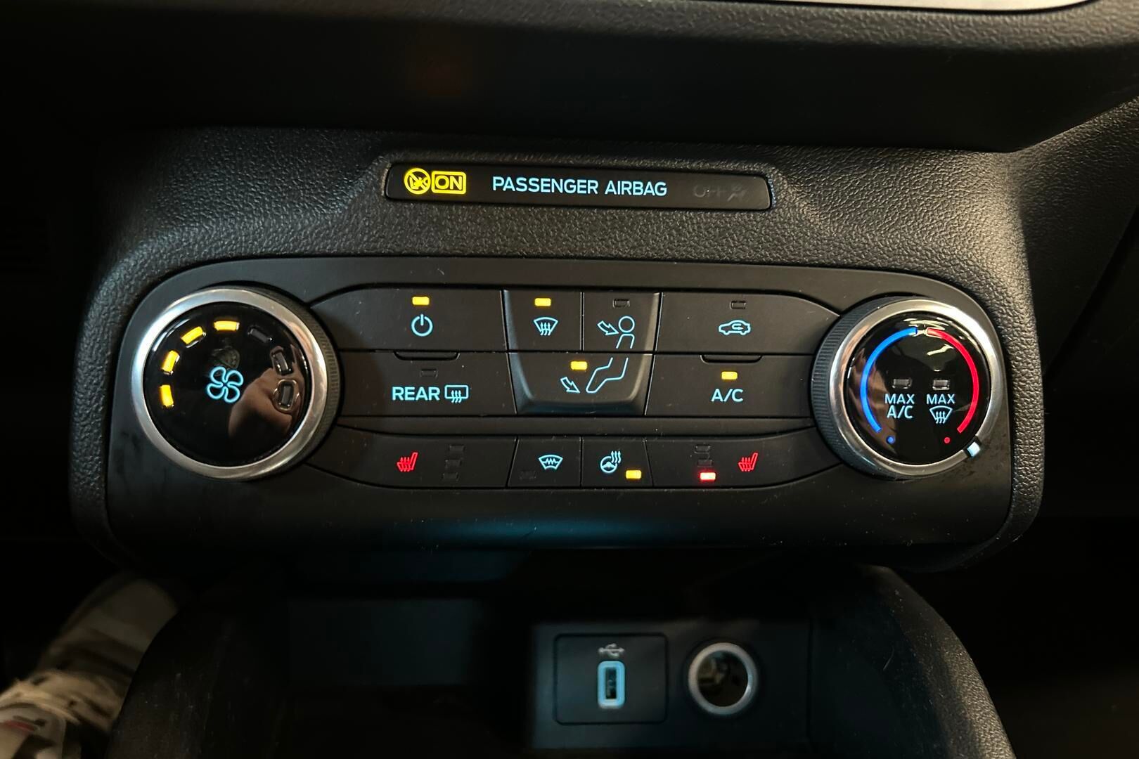 Ford Focus iso kuva 29