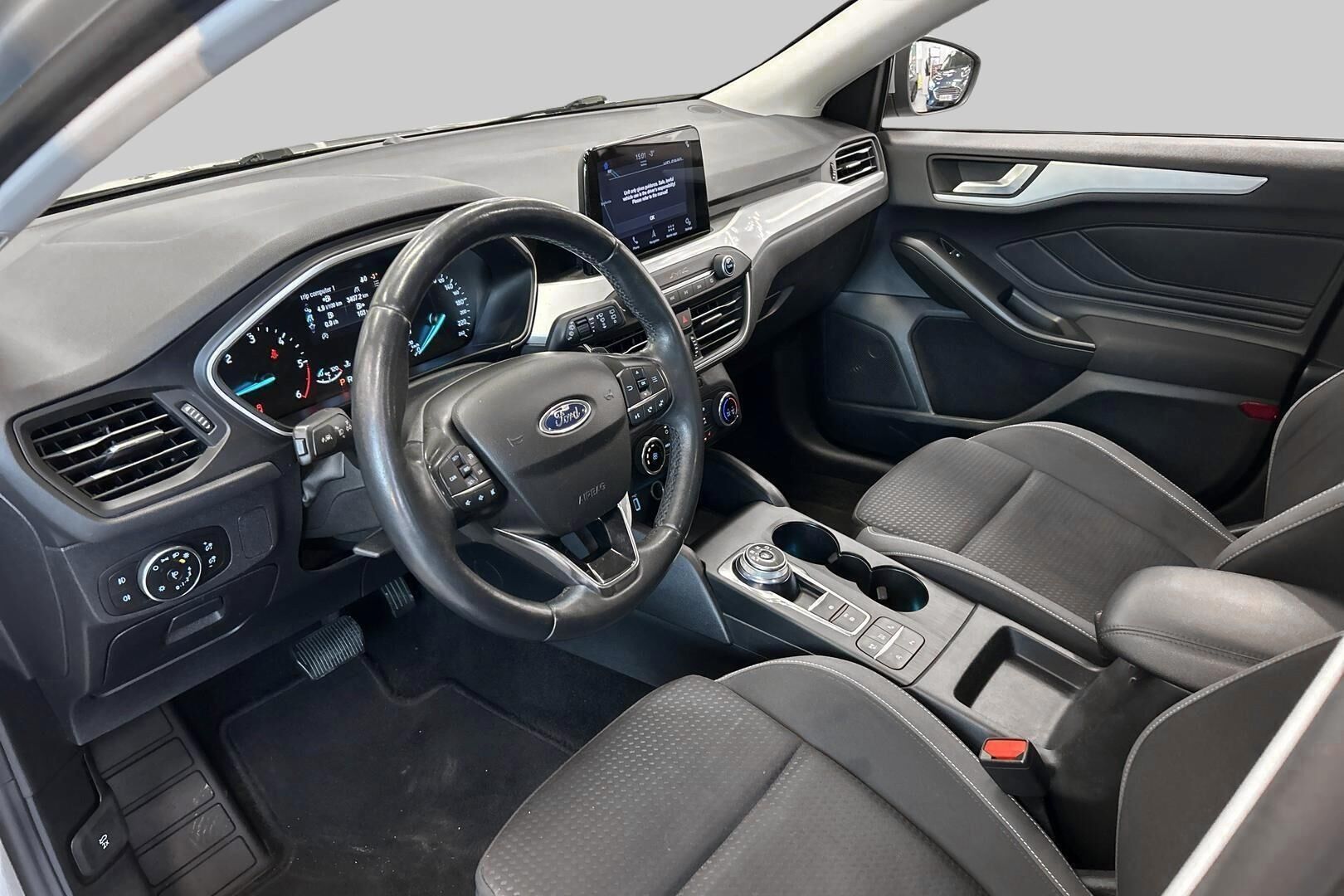 Ford Focus iso kuva 8