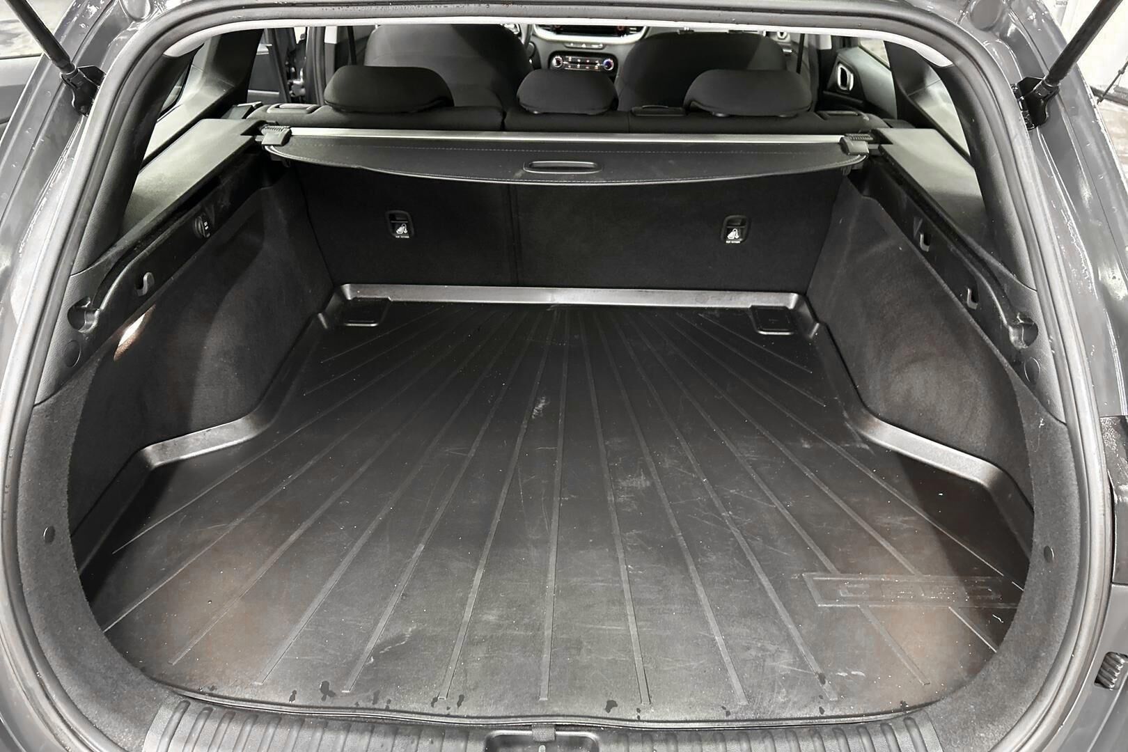 Kia Ceed iso kuva 11