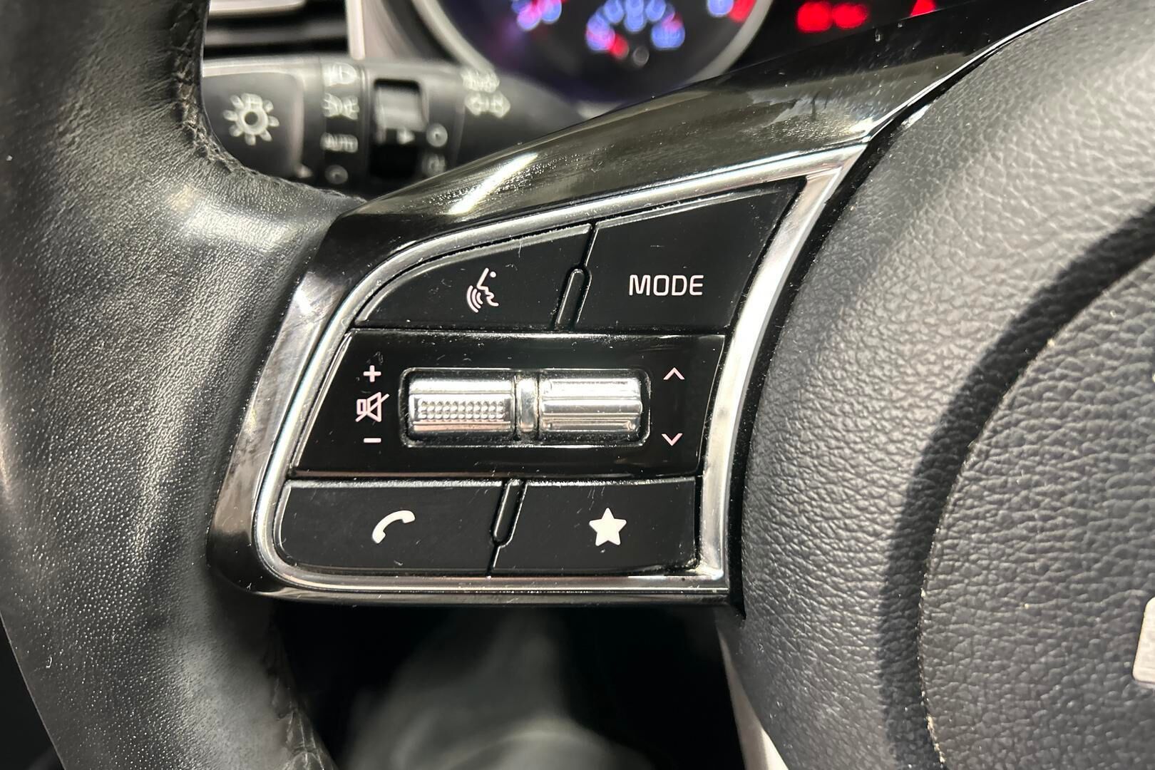 Kia Ceed iso kuva 17