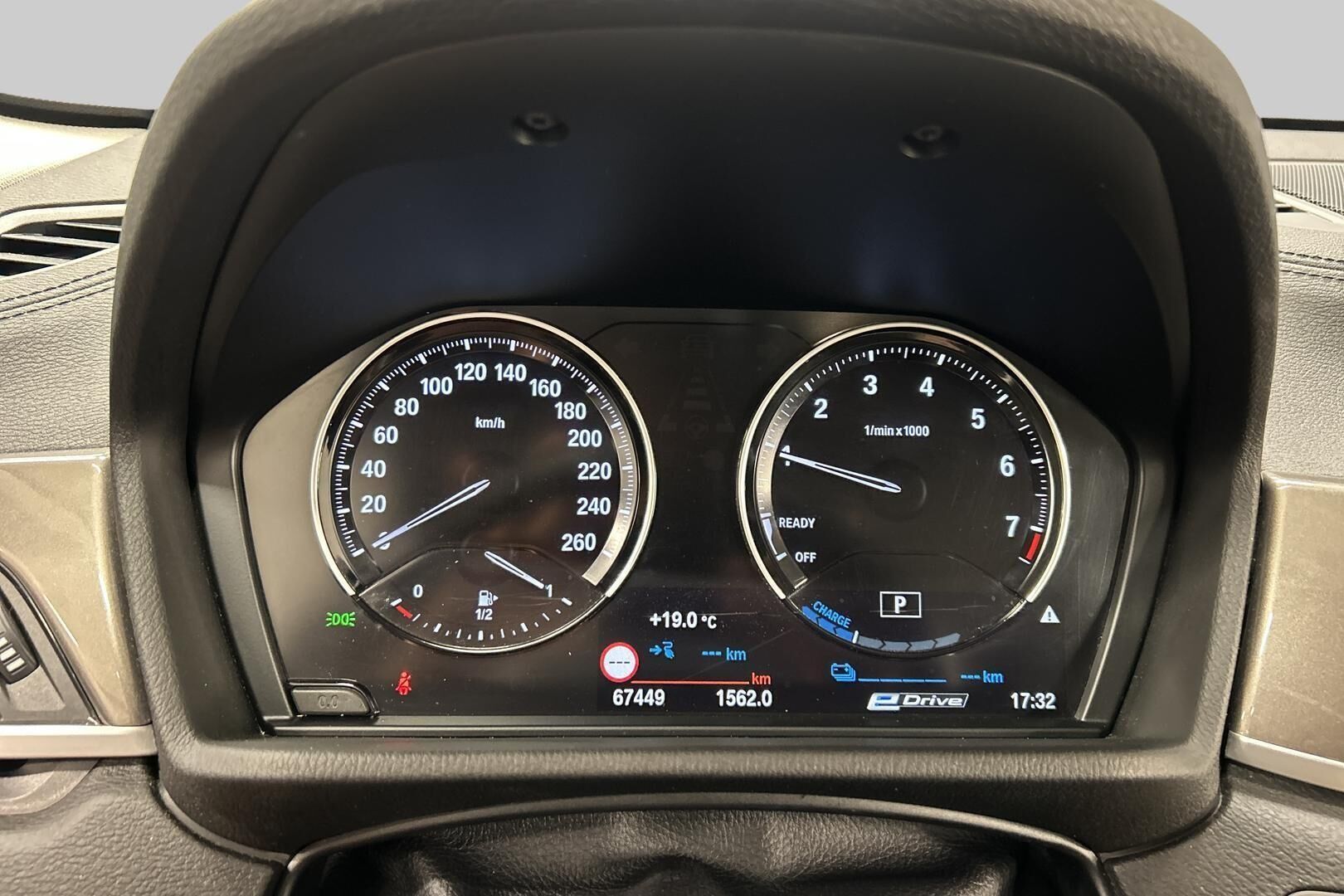 BMW X1 iso kuva 9