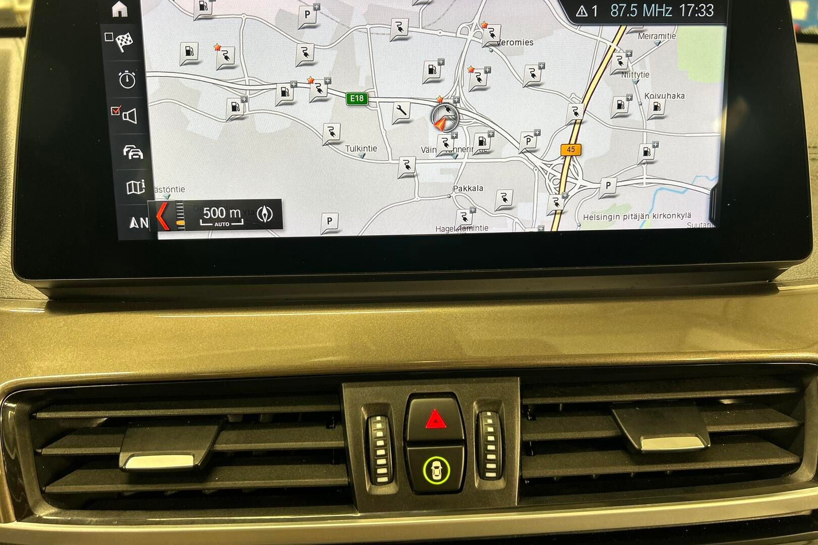 BMW X1 iso kuva 10