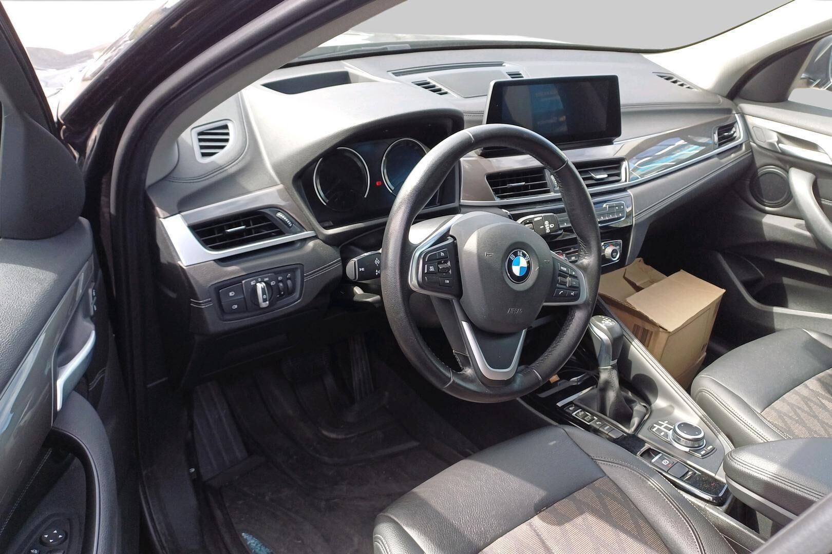 BMW X1 iso kuva 2
