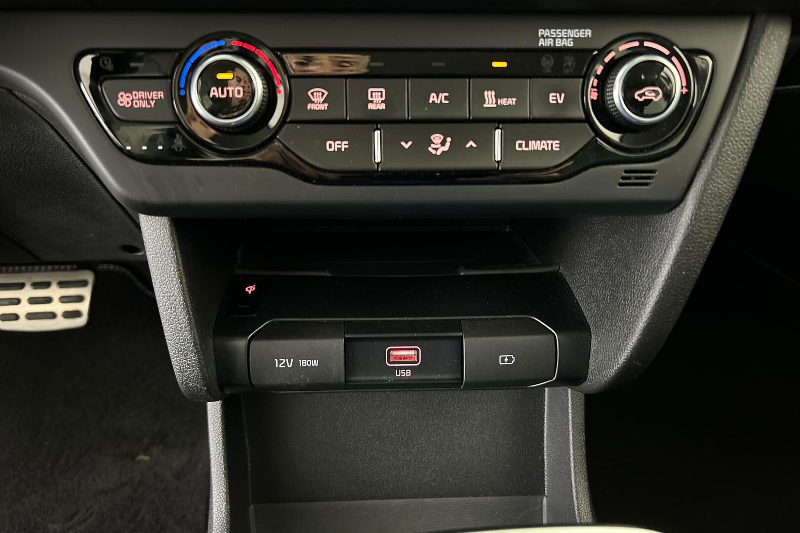 Kia Niro iso kuva 14