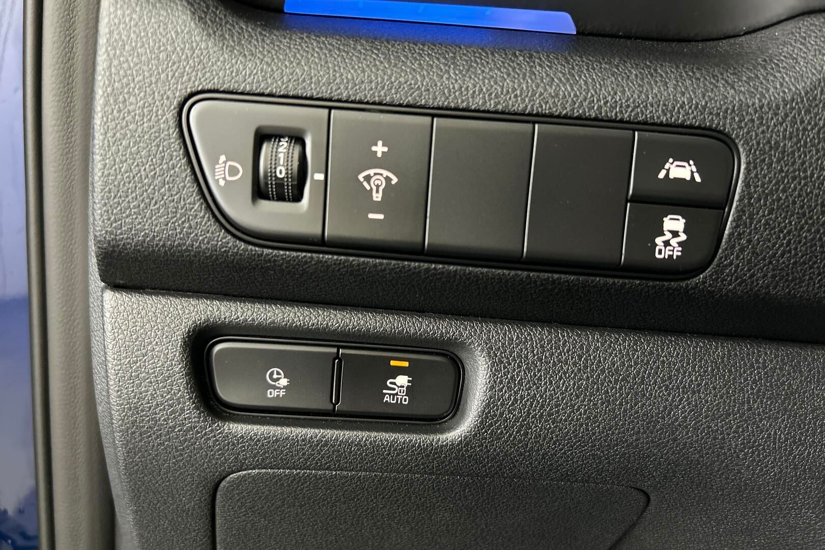 Kia Niro iso kuva 17