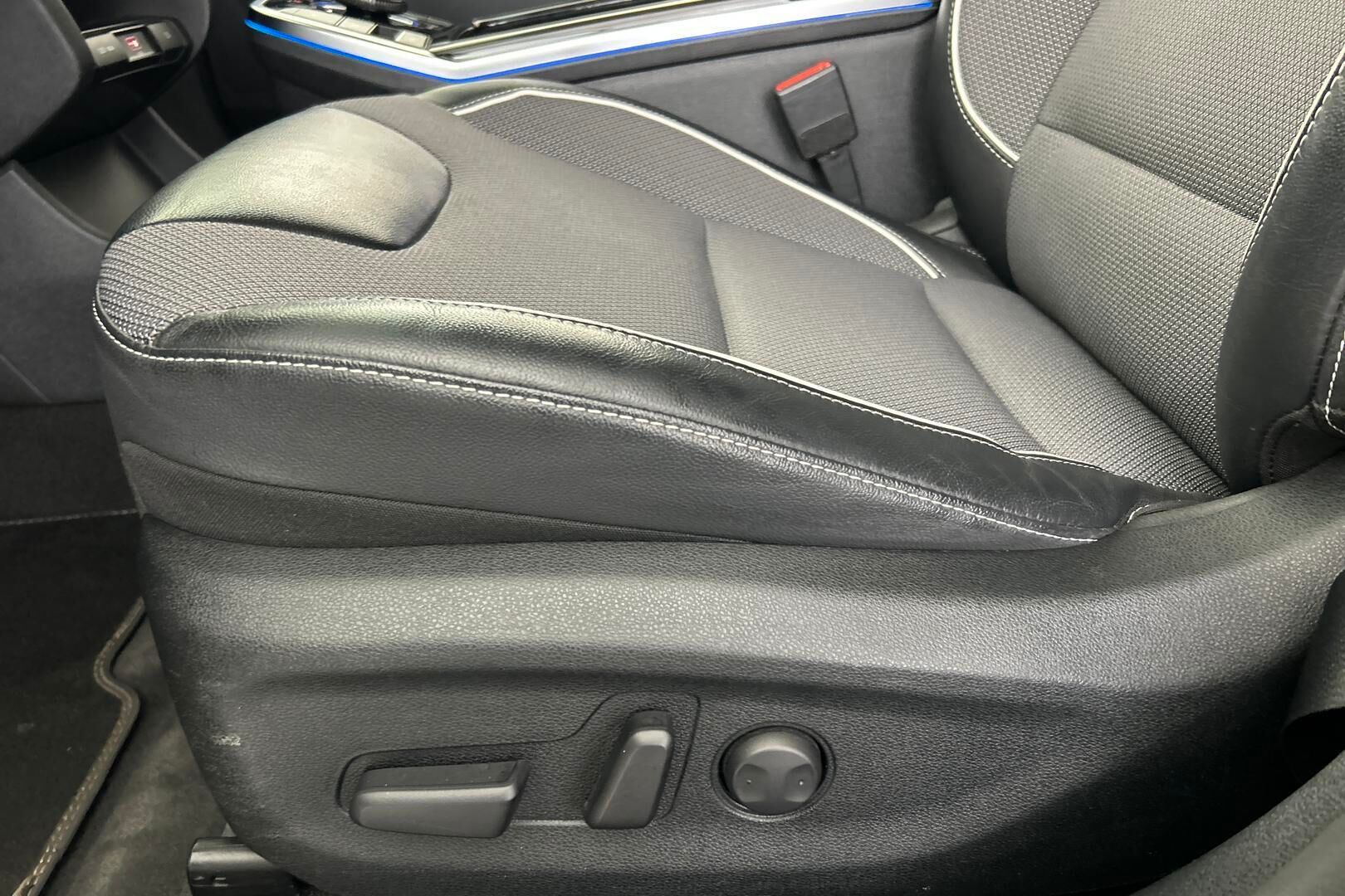 Kia Niro iso kuva 24