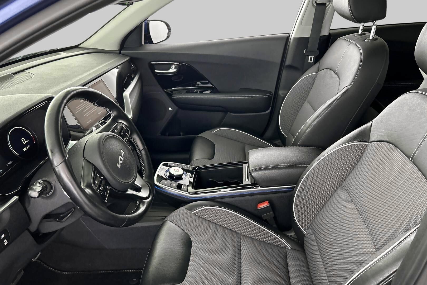Kia Niro iso kuva 8