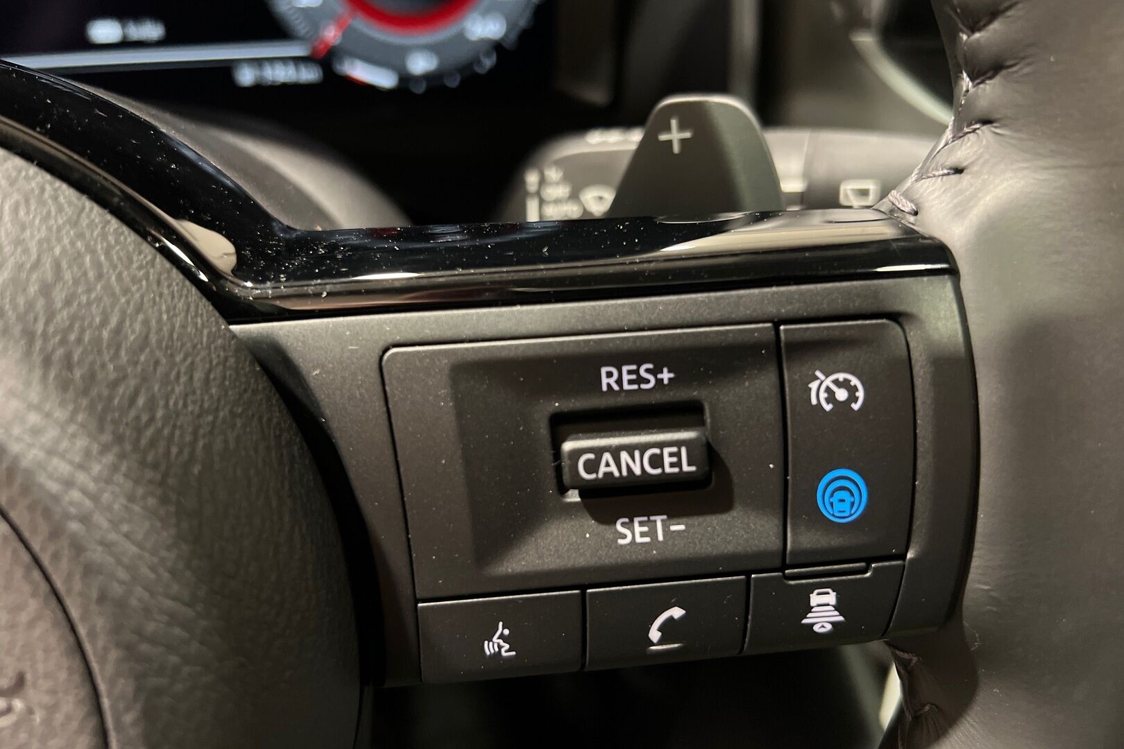 Nissan Qashqai iso kuva 10