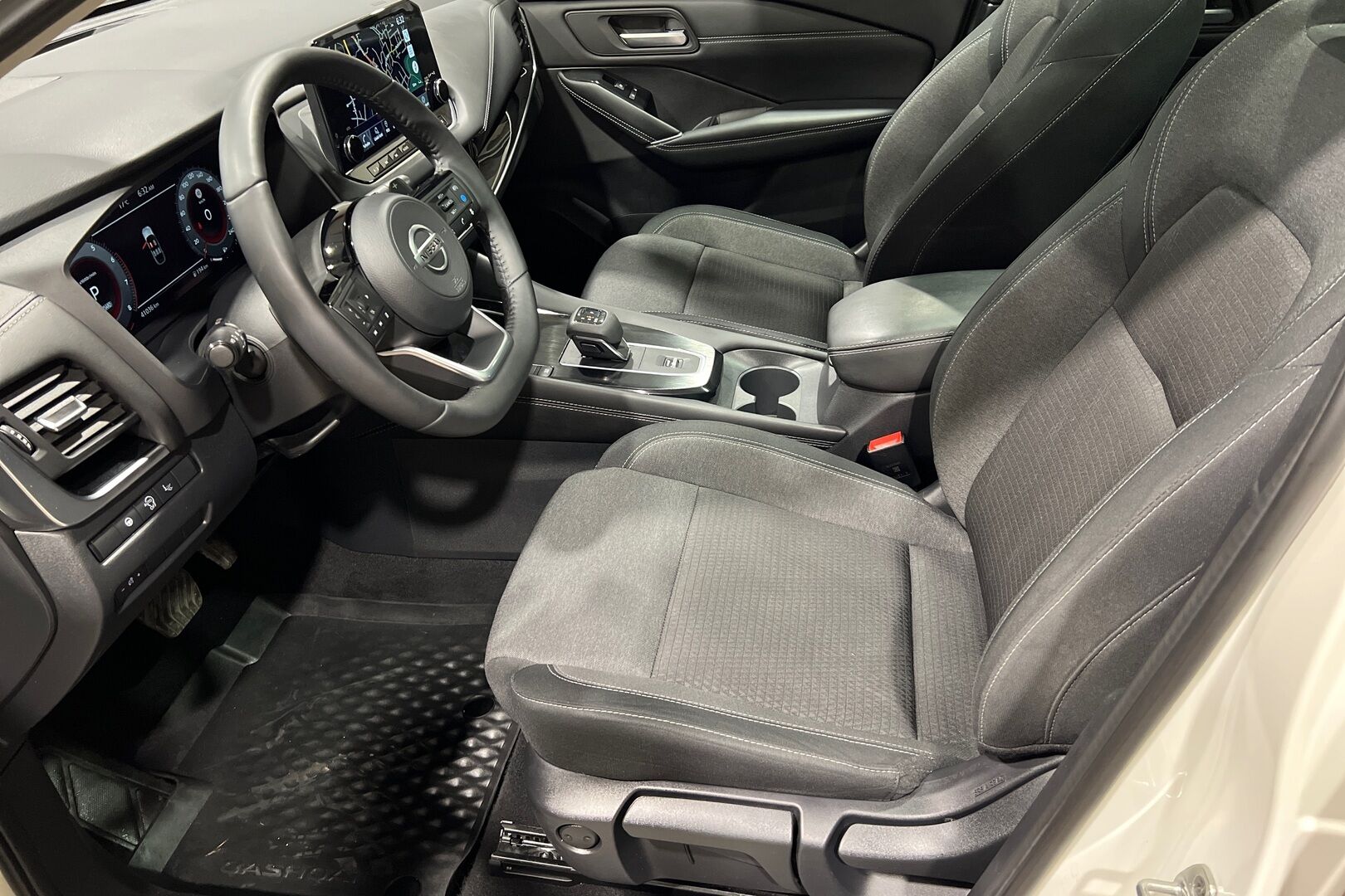 Nissan Qashqai iso kuva 5