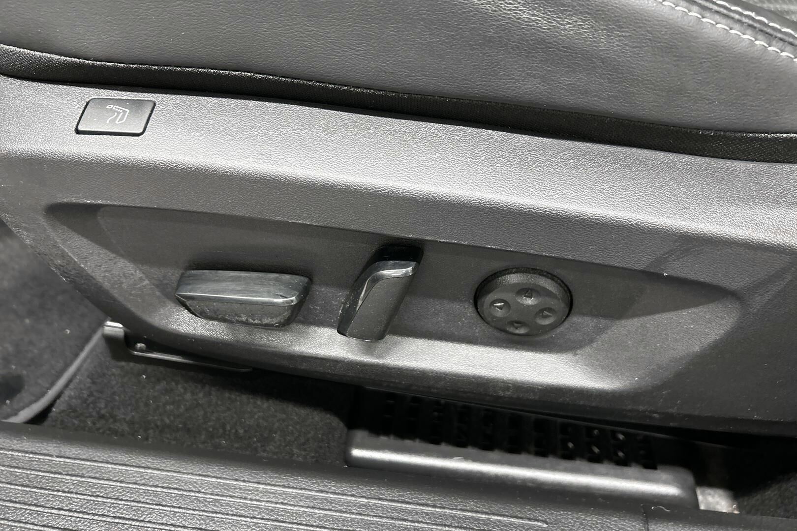 Nissan Qashqai iso kuva 8