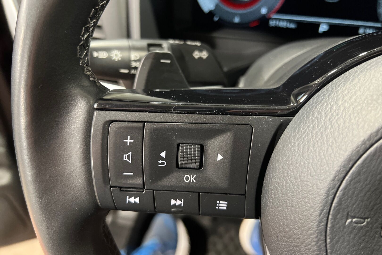 Nissan Qashqai iso kuva 17