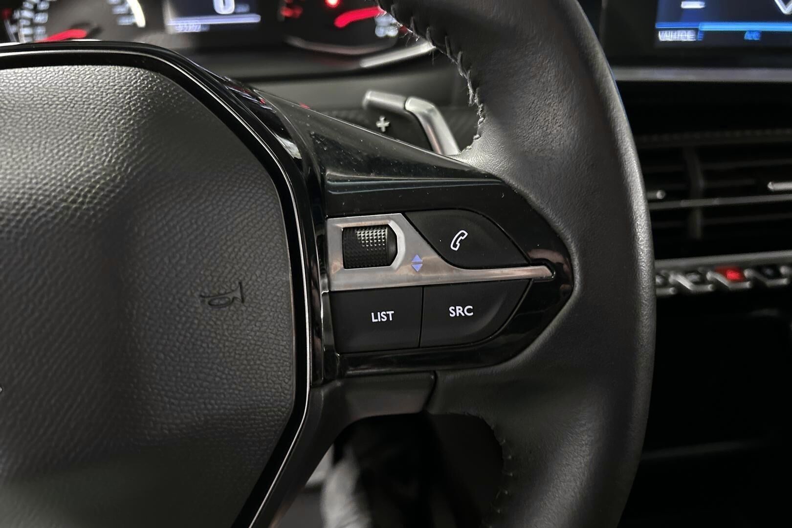 Peugeot 2008 iso kuva 15