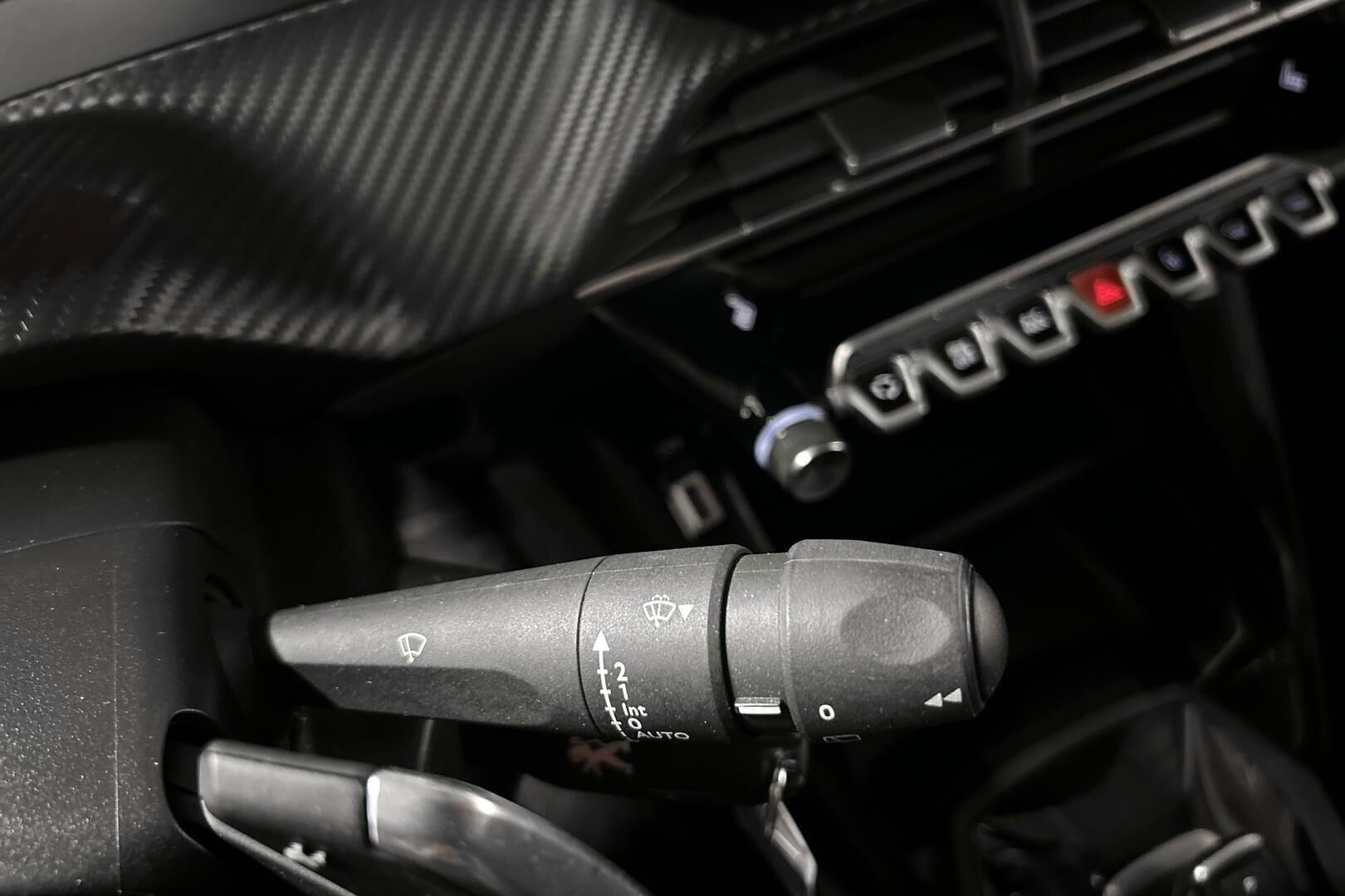 Peugeot 2008 iso kuva 19