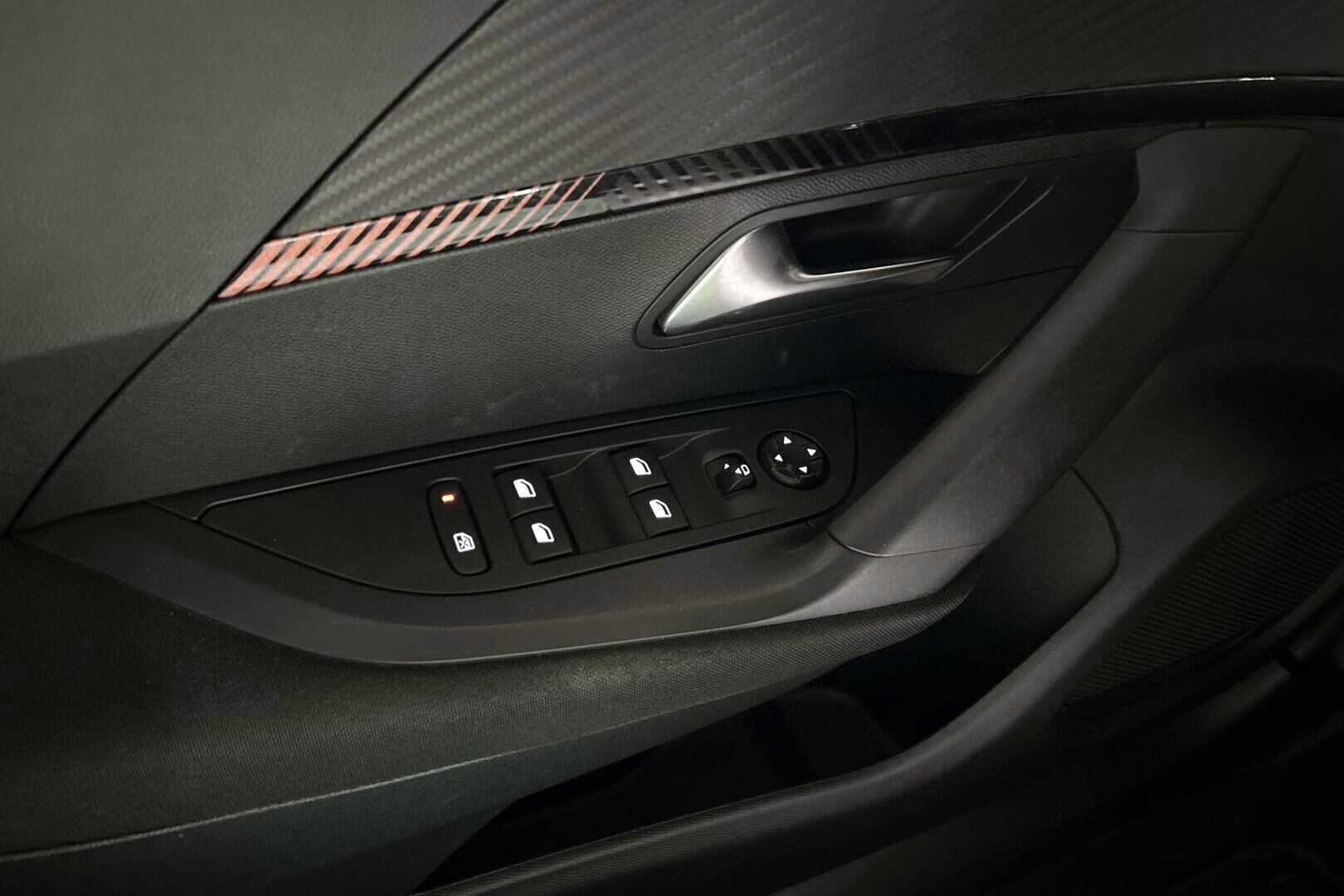 Peugeot 2008 iso kuva 23