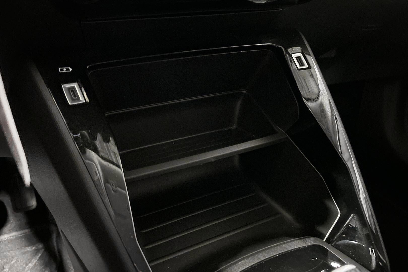 Peugeot 2008 iso kuva 32