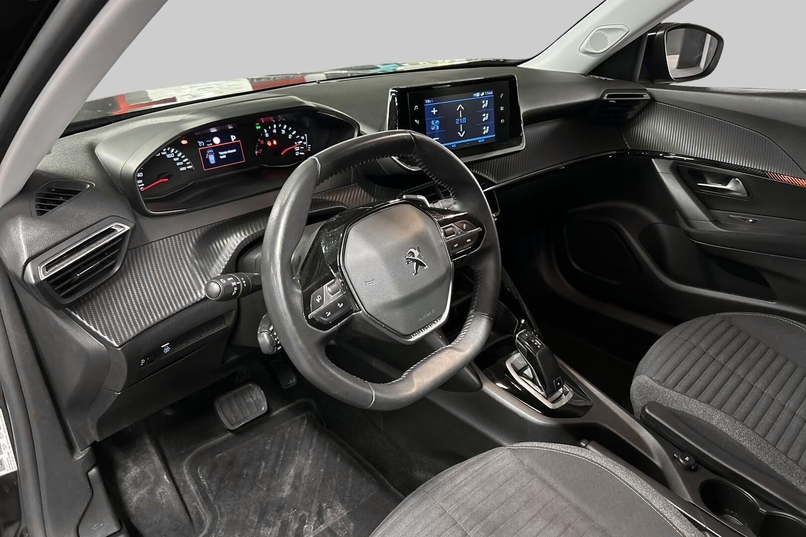 Peugeot 2008 iso kuva 9