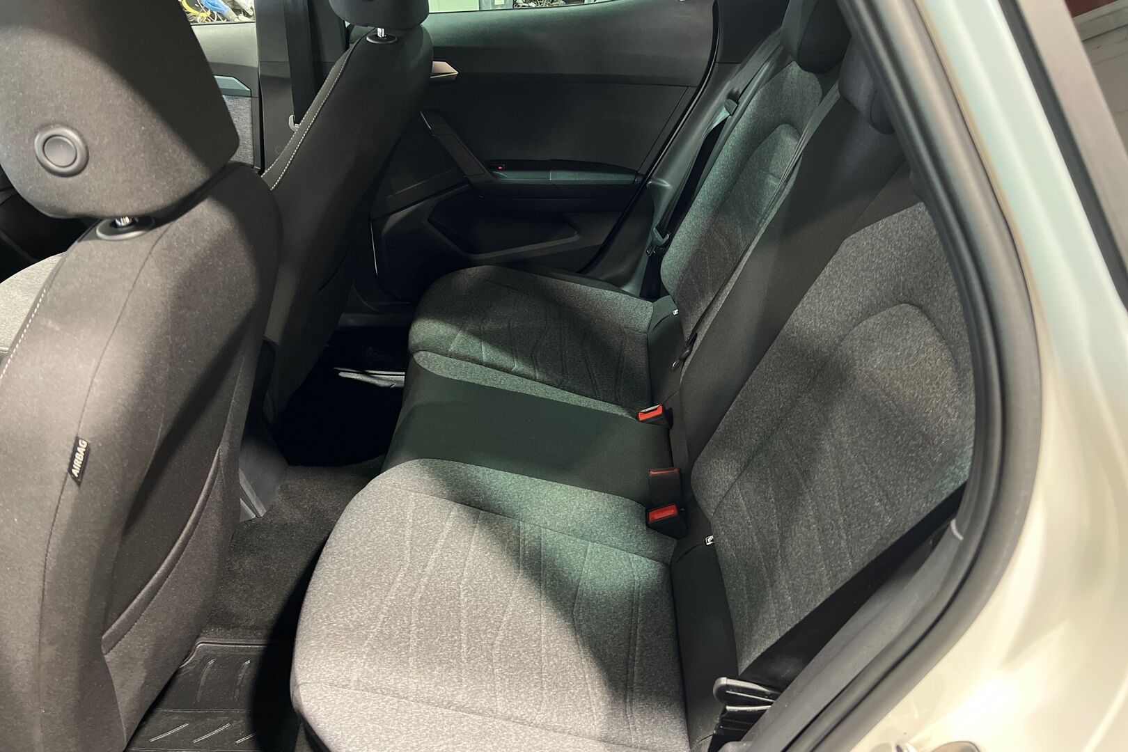 Seat Arona iso kuva 14